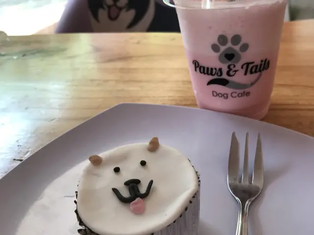 Gambar Makanan Paws & Tails Dog Cafe 1