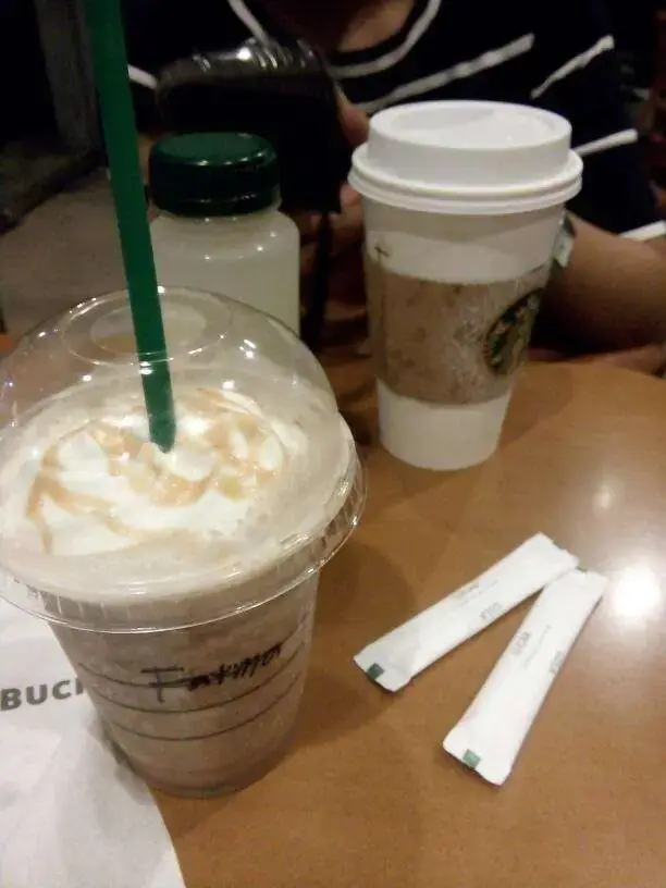 Gambar Makanan Starbucks Coffee - Imperial Palace 8