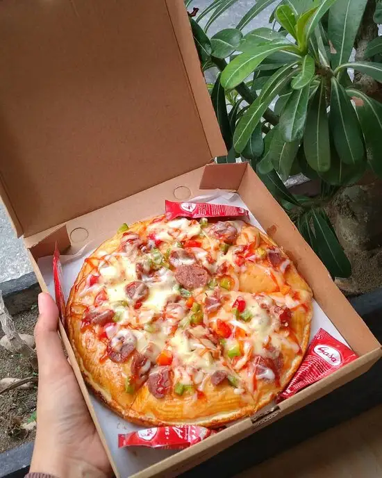 Gambar Makanan Pizza Lezzato Pekanbaru 2