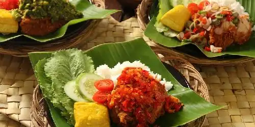 Ayam Geprek 3 Putri, Letnan Mukmin