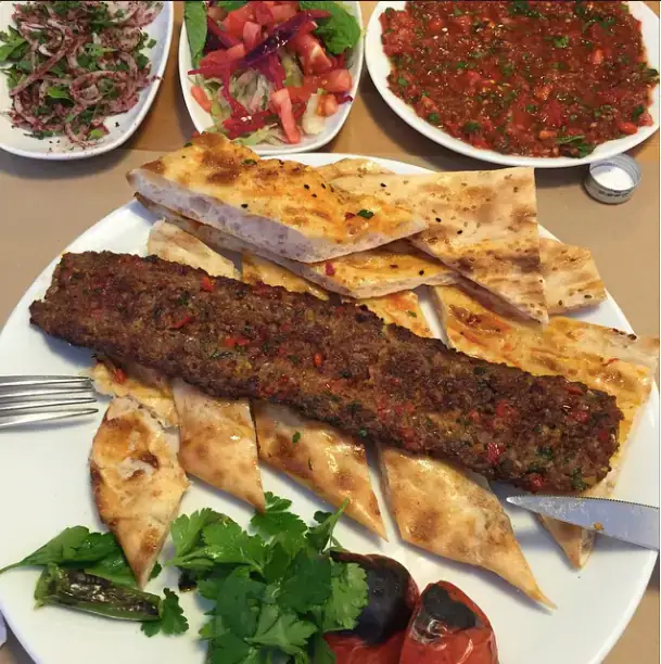 Harbi Adana Kebap & kaburga'nin yemek ve ambiyans fotoğrafları 34