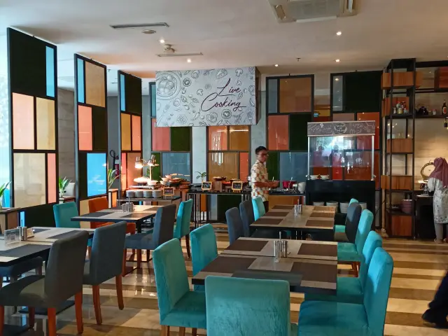 Gambar Makanan De' Kafe Restaurant - Mercure Jakarta Cikini 4