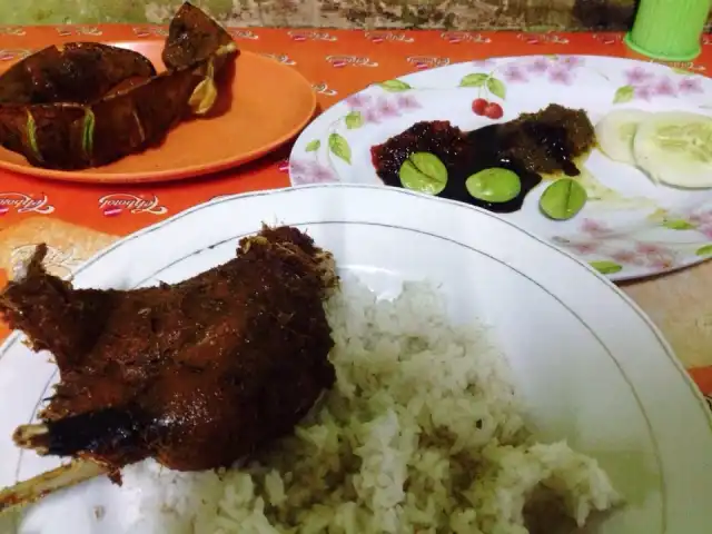 Gambar Makanan Bebek Goreng Surabaya Ibu Sutami 12