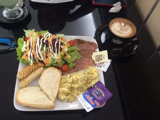 Gold Choice Barista Cafe Food Photo 4