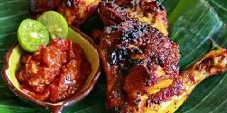 Ayam Bakar Dua Putri, Pendidikan