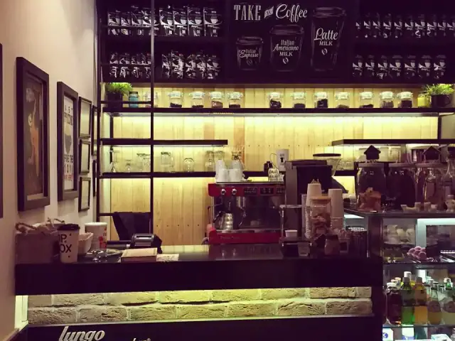 Lungo Espresso Bar'nin yemek ve ambiyans fotoğrafları 12