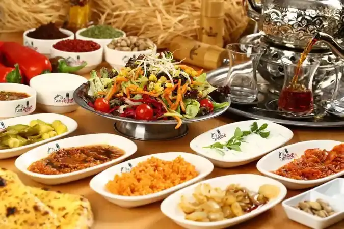 Urfa Anzelha Sofrası'nin yemek ve ambiyans fotoğrafları 1