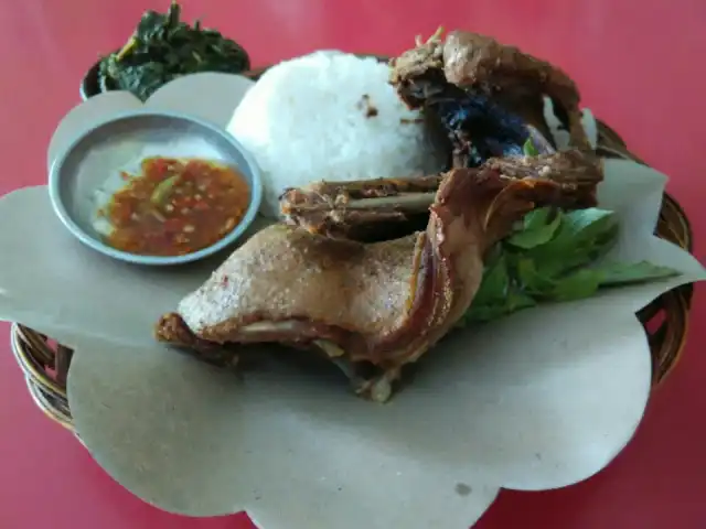 Gambar Makanan Bebek Goreng H. Slamet 2