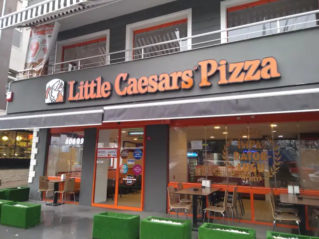 Little Caesars Pizza'nin yemek ve ambiyans fotoğrafları 6