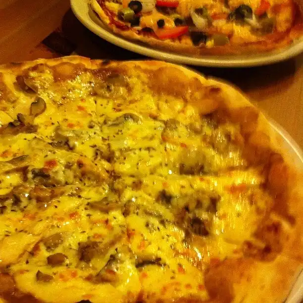 Puzzini Swedish Pizza Food Photo 2