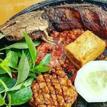 Gambar Makanan Penyetan E'mbok E Dewe, Sukodono 6