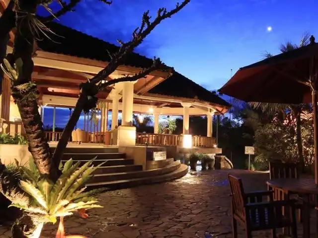 Gambar Makanan Pool Side Lounge - Novus Giri Resort and Spa 7