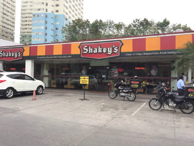 Shakey's Food Photo 5