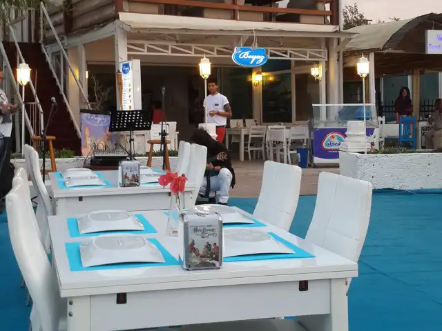 Beyaz Bar'nin yemek ve ambiyans fotoğrafları 2