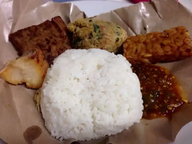 Gambar Makanan Warung Nasi Ampera 8