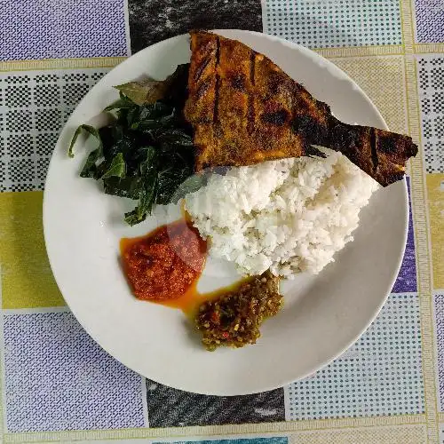 Gambar Makanan Warung Nasi Padang, Merdeka 8