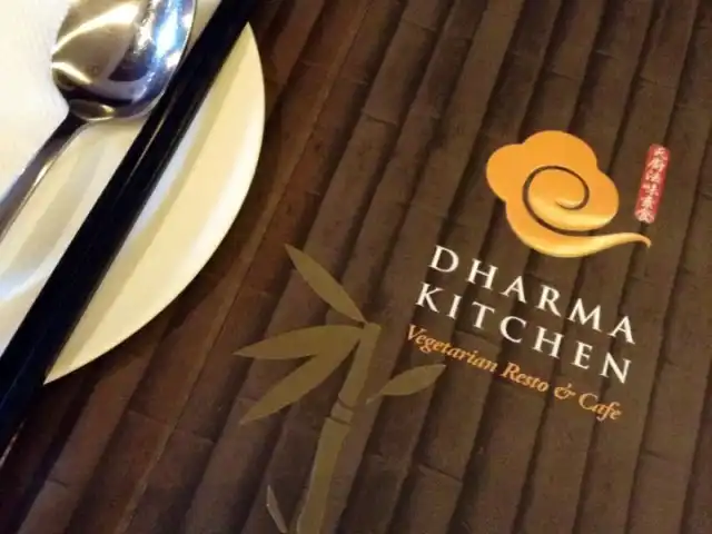 Gambar Makanan Dharma Kitchen Vegetarian Resto & Café 2
