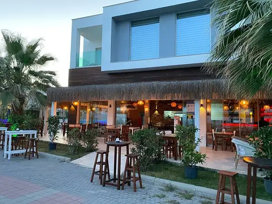 Rokka Beach Restaurant'nin yemek ve ambiyans fotoğrafları 1