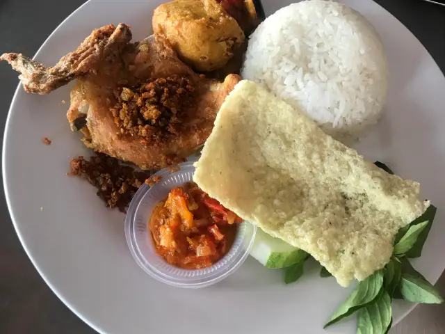 Gambar Makanan AyamPenyetSurabaya 3