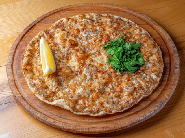 Nefis Pide & Lahmacun