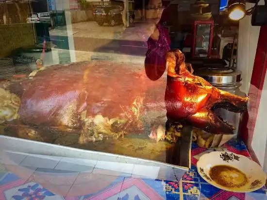 Gambar Makanan Warung Babi Guling Ibu Desak Raka 8