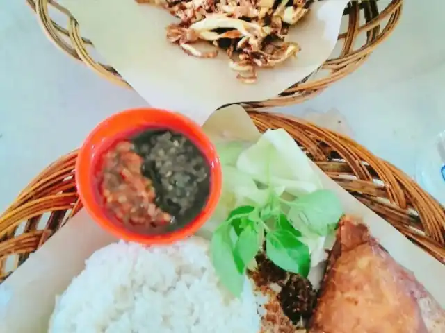 Gambar Makanan Ayam Rempah & Bebek Goreng Pak Roso 3