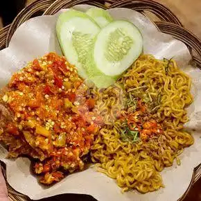 Gambar Makanan Ayam Penyet Sambel Petir (Ibu Ais), Pondok Indah 8