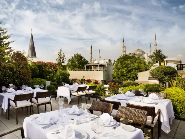 Mosaic Terrace - Eresin Hotels Sultanahmet Boutique Hotel'nin yemek ve ambiyans fotoğrafları 2