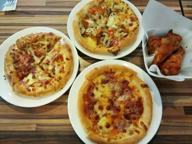 Pizza Hut Food Photo 9