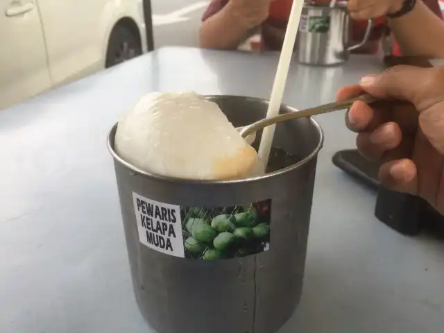 Air Kelapa Muda Food Photo 1