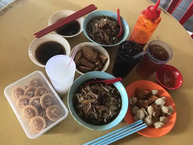 Soon Yen Famous Duck Mee And Fishball Food Photo 4