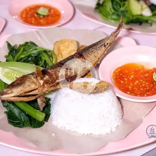 Gambar Makanan Warung Siti Neneng Tempong, Jalan N Khauripan 17