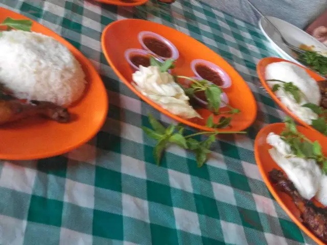 Gambar Makanan Ganthari Ayam Bakar 5