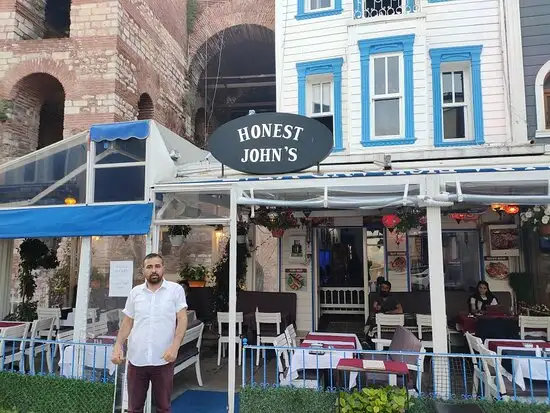 Honest John's'nin yemek ve ambiyans fotoğrafları 18