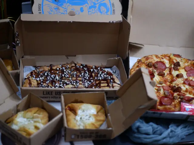 Gambar Makanan Domino's Pizza 9