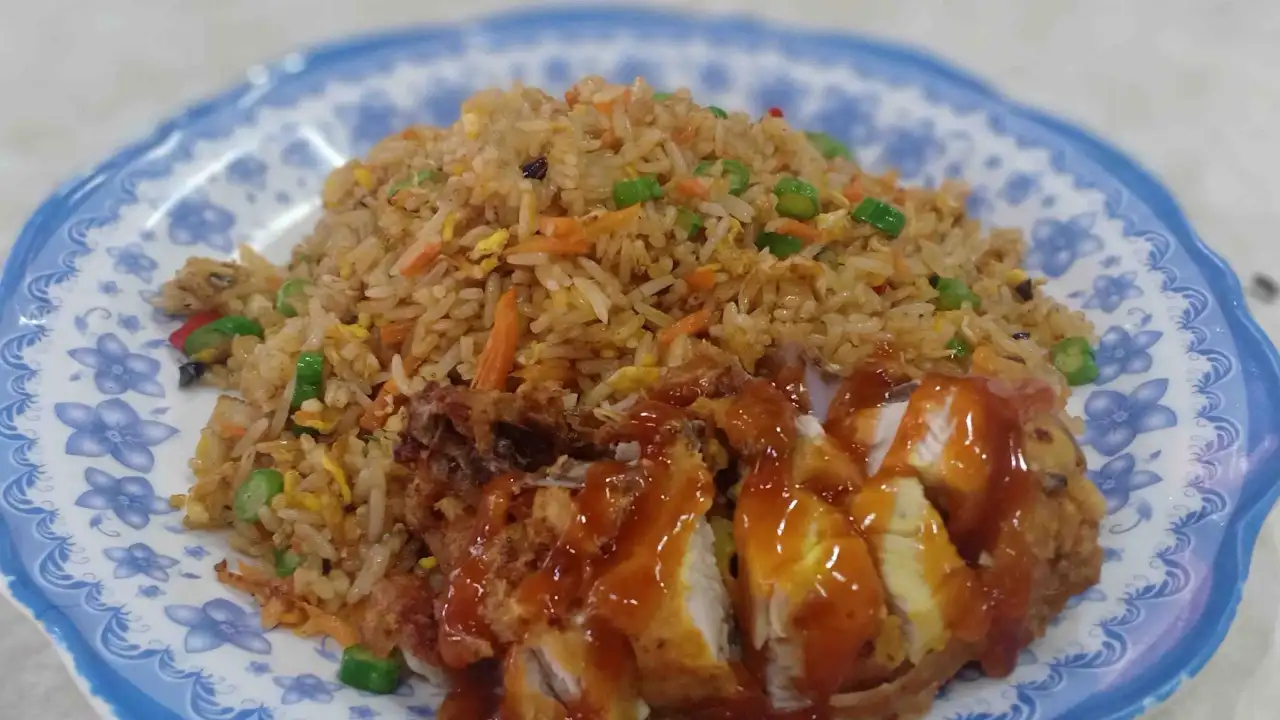 Hussein Tom Yam - Nanyang Cafeteria