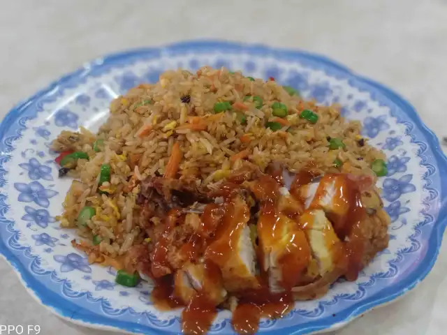 Hussein Tom Yam - Nanyang Cafeteria