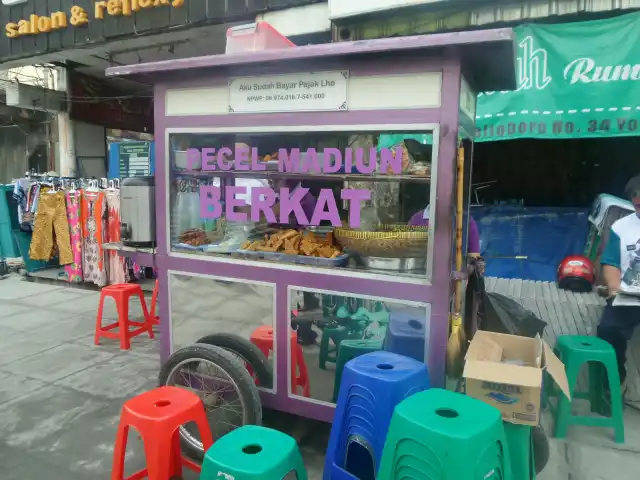 Gambar Makanan Nasi Pecel Madiun Berkat 5