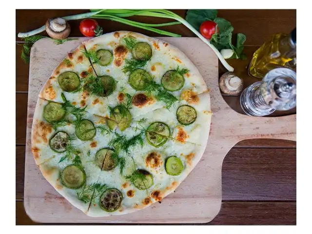 Mios Pizza'nin yemek ve ambiyans fotoğrafları 5