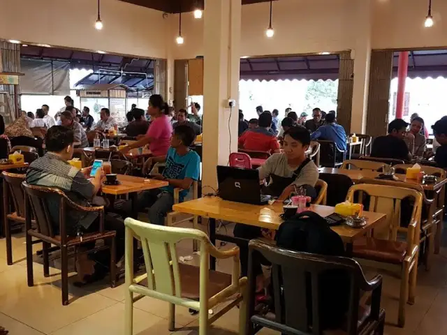 Gambar Makanan La Kopi Cafe & Resto 2