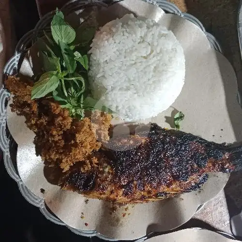 Gambar Makanan Ayam Kremes Sadewa Sambel Ijo 5