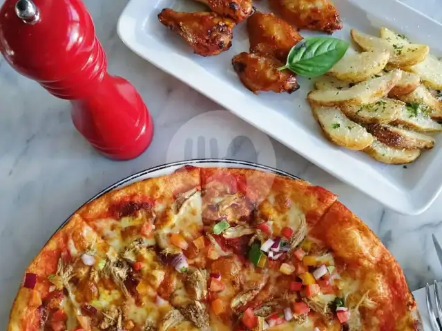 Gambar Makanan Pizza Marzano, Mall Kelapa Gading 3 9