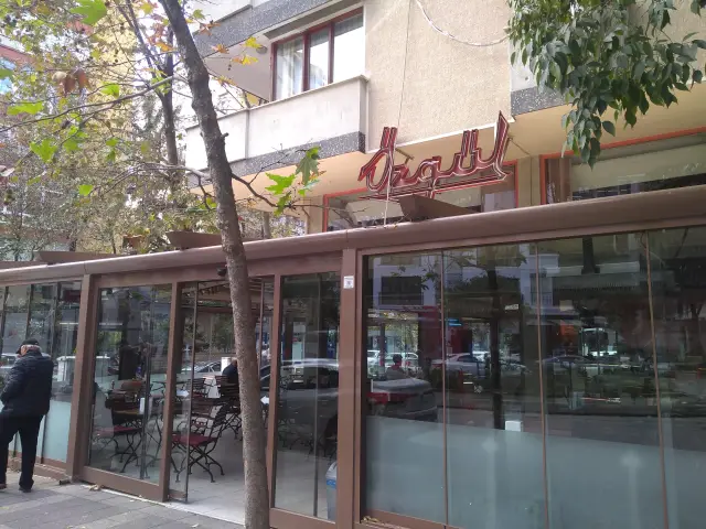 Özgül Pastane Cafe'nin yemek ve ambiyans fotoğrafları 4