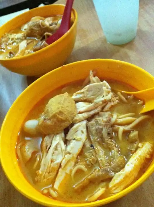 Mee Curry Hoi Yin
