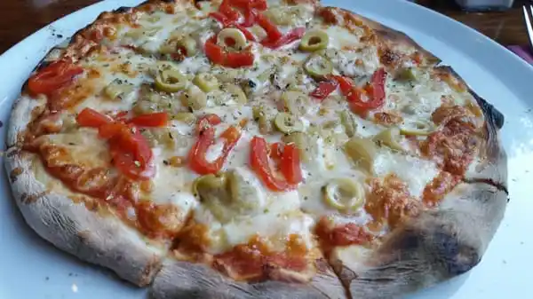 Pizza Raffaele'nin yemek ve ambiyans fotoğrafları 2
