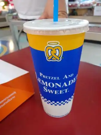 Auntie Anne's Pretzel Perfect Food Photo 7