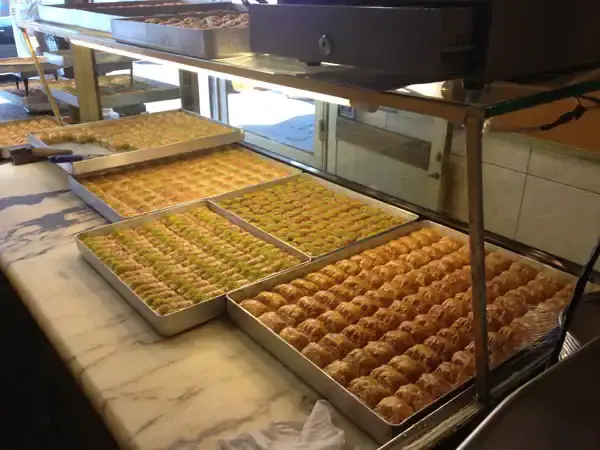 Kafadaroğlu Baklava & Börek'nin yemek ve ambiyans fotoğrafları 3