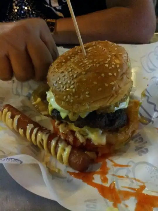 Burger Bakar Abang Burn Food Photo 13