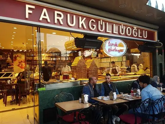 Faruk Güllüoğlu Sirkeci'nin yemek ve ambiyans fotoğrafları 8
