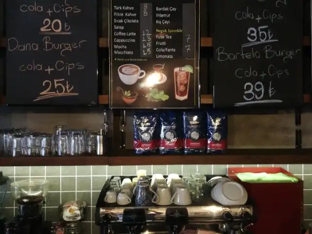 Bartelo Café